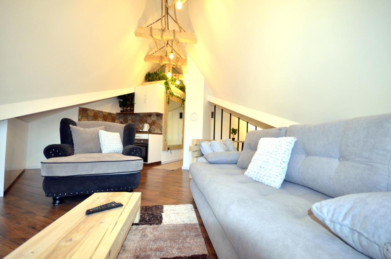 C L E A N&C O Z Y Apartmani Divcibare Exterior photo